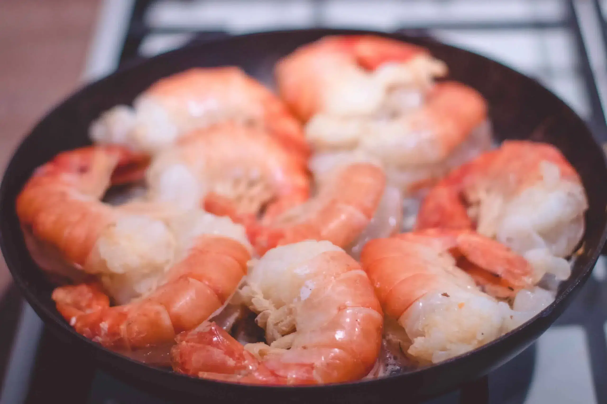 How to fry shrimp with frying pans?