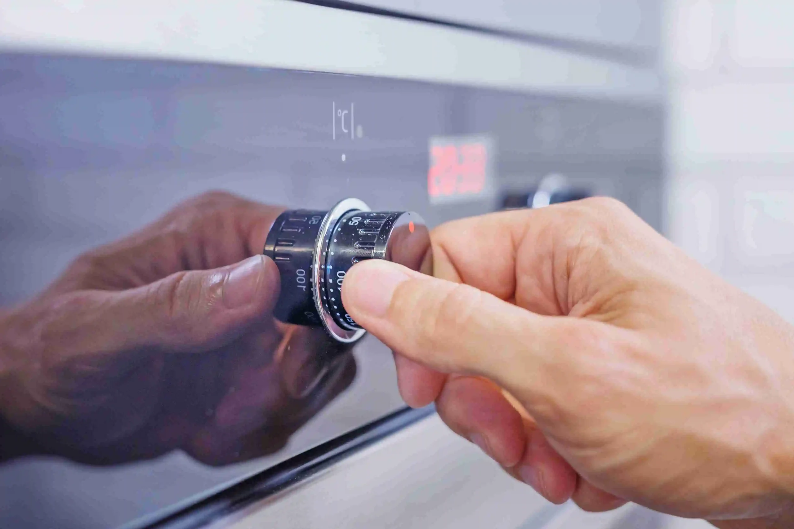 Réglage des temps de cuisson et des températures pour protéger les ustensiles de cuisine allant au four