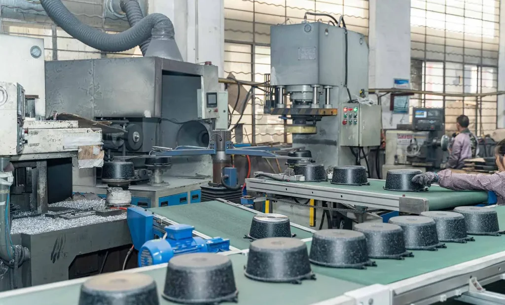 Bottom Machining - aluminum cookware manufacturing process 13