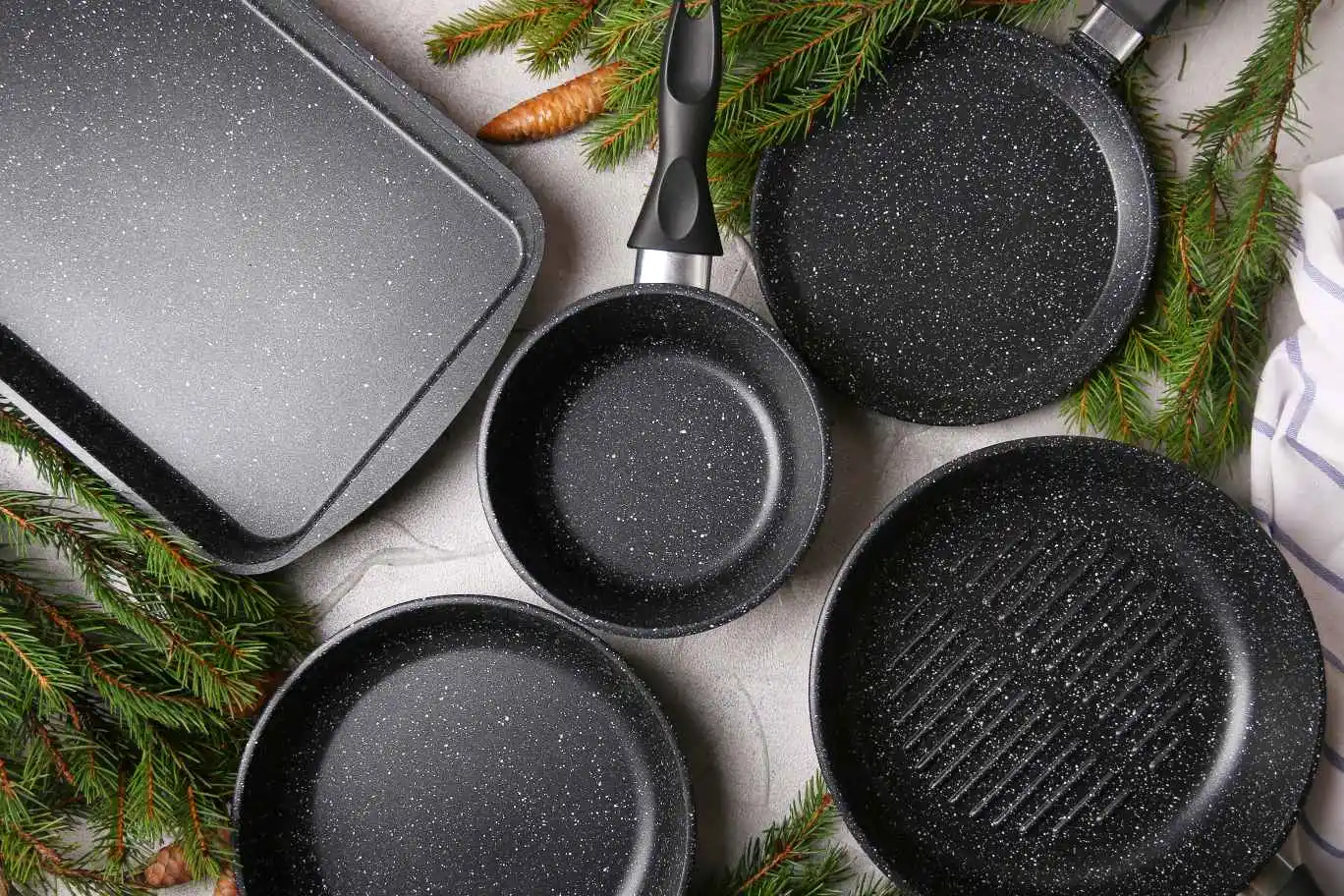 Lựa chọn vật liệu và cân nhắc về sức khỏe của dụng cụ nấu nướng - KitchenGuidePro Tùy chọn vật liệu và cân nhắc về sức khỏe của dụng cụ nấu nướng