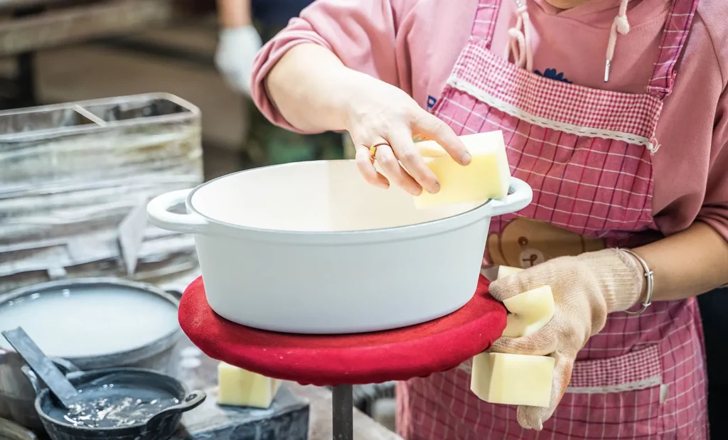cast iron cookware manufacturing process - 10 ceramic:enamel coating trimming