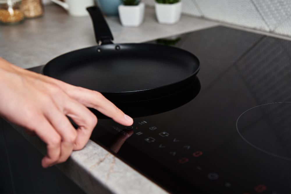 how induction cookware works with cooktop